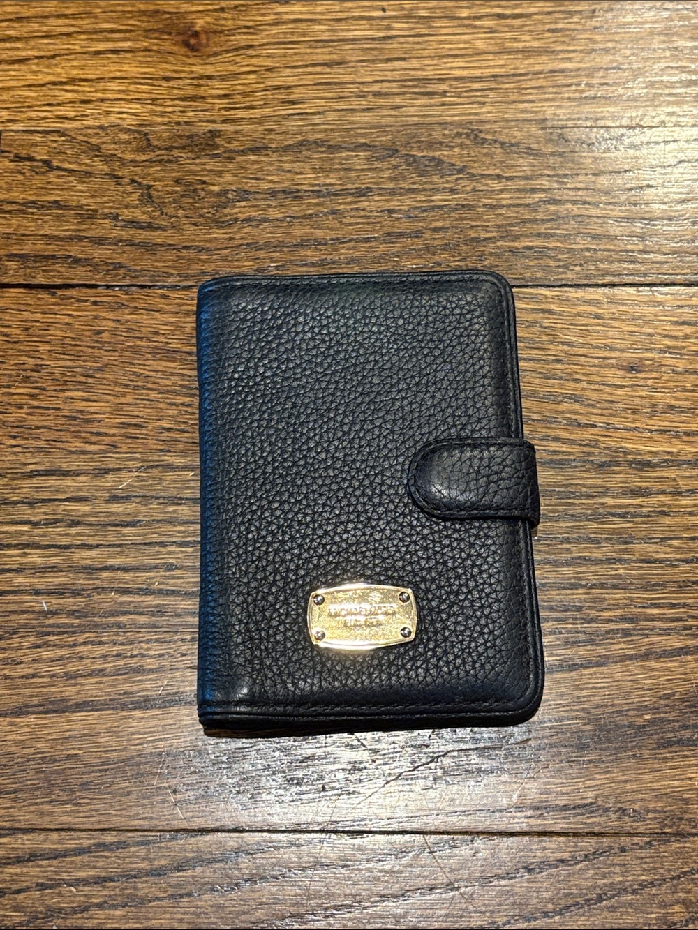 Michael Kors Black Pebbled Leather Card & Key Organizer with Gold Plaque
